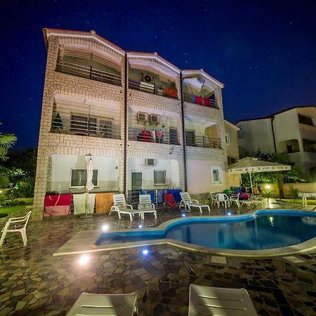 Villa Baldi -Apartmani Danny Tar-Vabriga Exterior foto