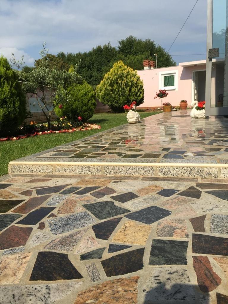 Villa Baldi -Apartmani Danny Tar-Vabriga Exterior foto