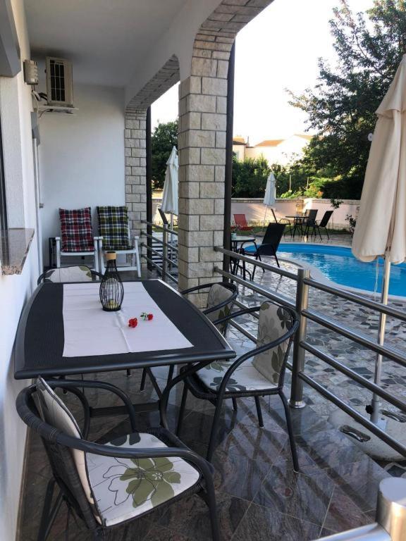 Villa Baldi -Apartmani Danny Tar-Vabriga Exterior foto